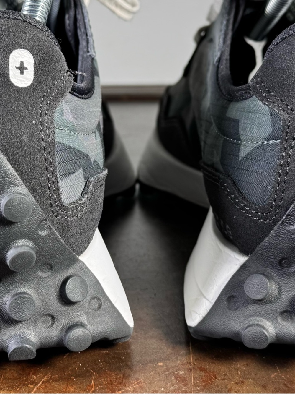 New Balance Figs 327 Women’s Size 9.5/Men’s 8 Gray Camouflage Athletic Sneakers - Picture 7 of 10